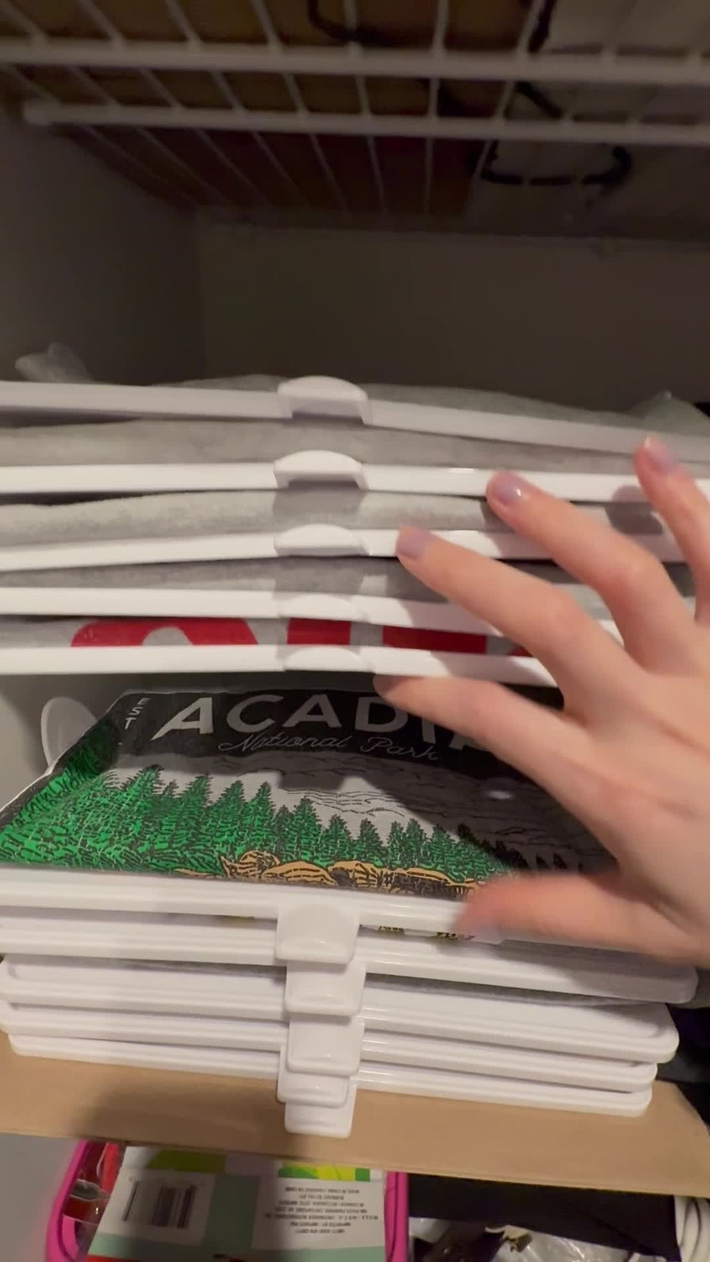 Organizador de camisetas Accenter para armazenamento de roupas